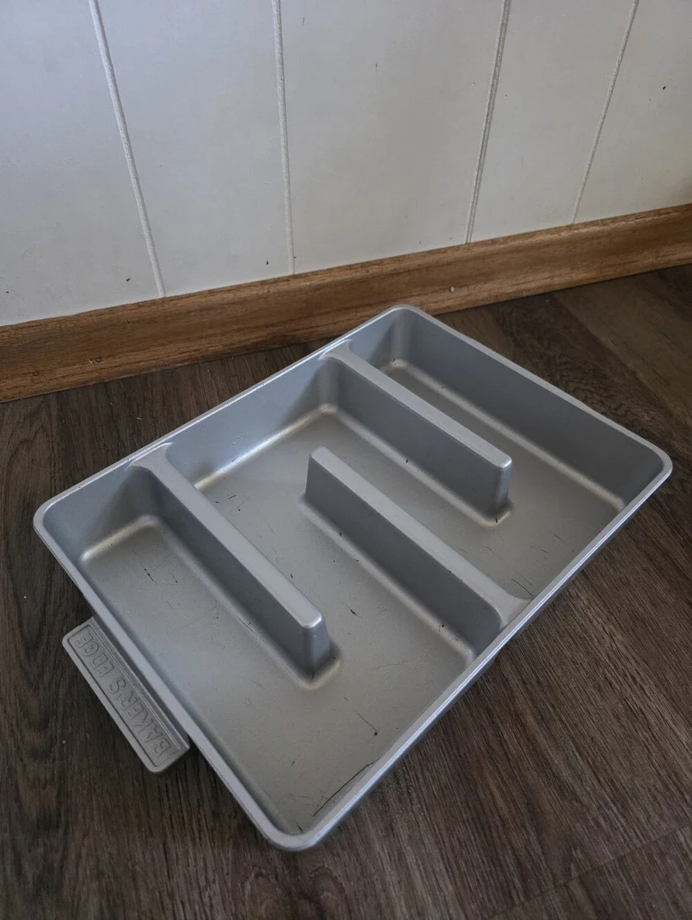 Baker's Edge Brownie Pan 9x12 Made In USA Cast Aluminum